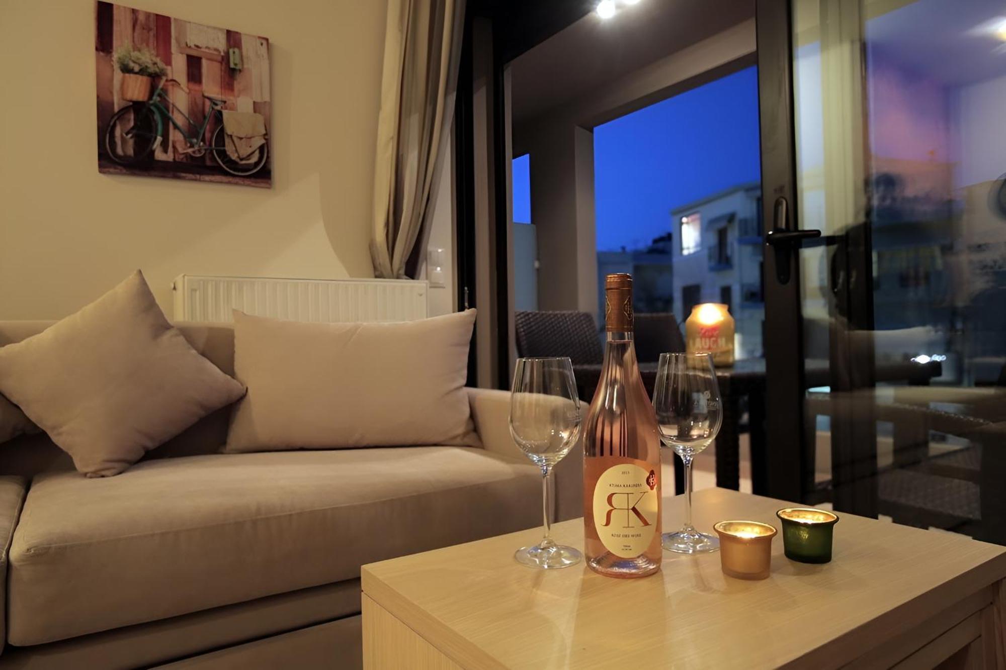 Onyx City Center Apartment With Parking Ираклио Екстериор снимка